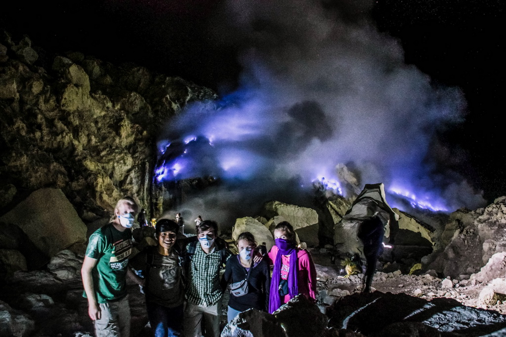 kawah ijen blue fire